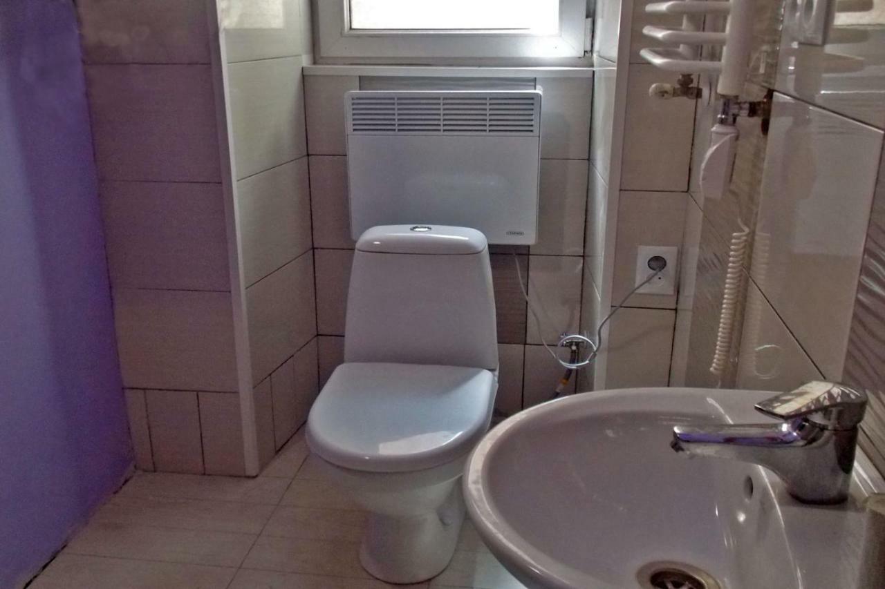 Apartment At Teodora Sqr Лвив Екстериор снимка