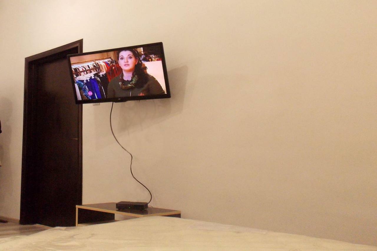 Apartment At Teodora Sqr Лвив Екстериор снимка